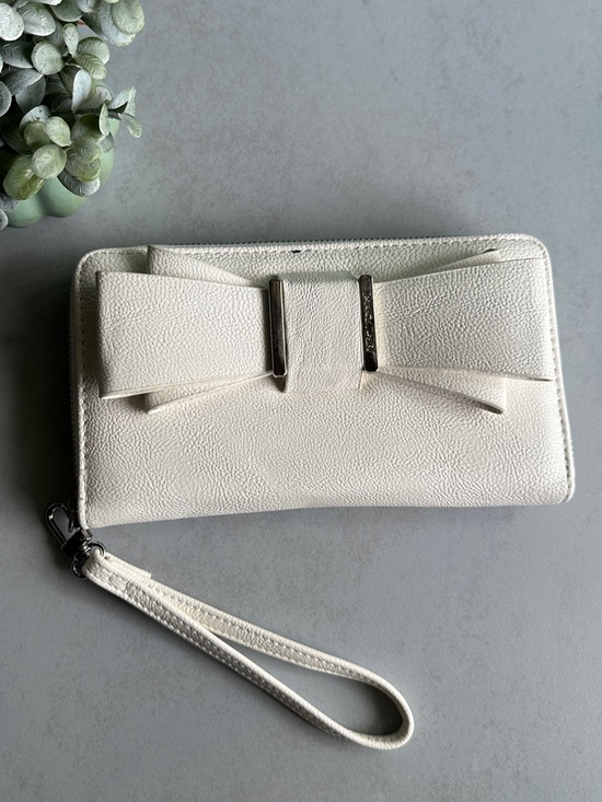 Betsey Johnson Handbags - Betsey Johnson Cream Bow Wristlet Clutch with Removable Strap